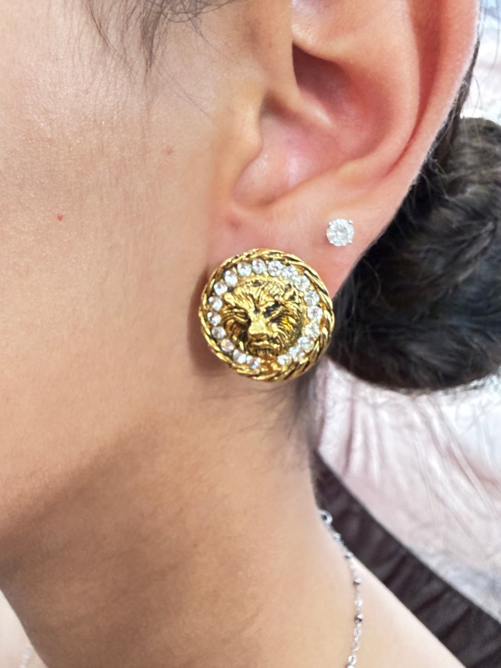 CHANEL Vintage Lion Head Rhinestone Clip Earrings in Box - Picture 13 of 13